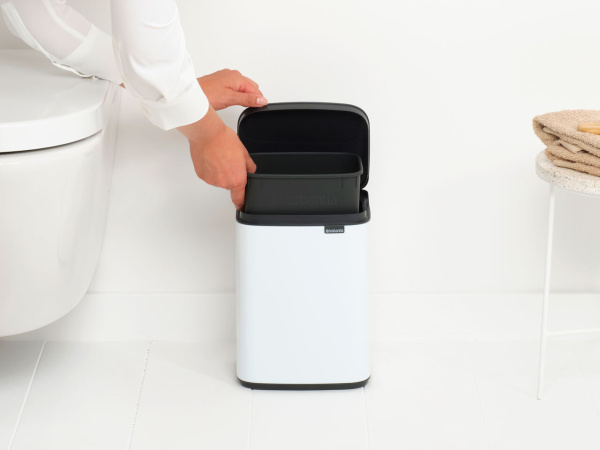 Мусорное ведро Brabantia Bo 222344 4 л, белое