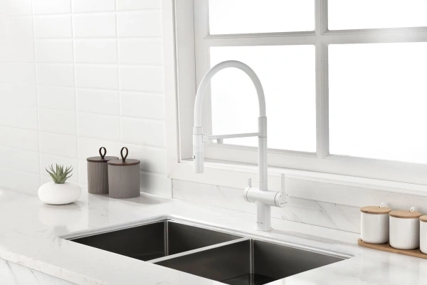 смеситель для кухни с подключением к фильтру paulmark gravity gr213888-wh