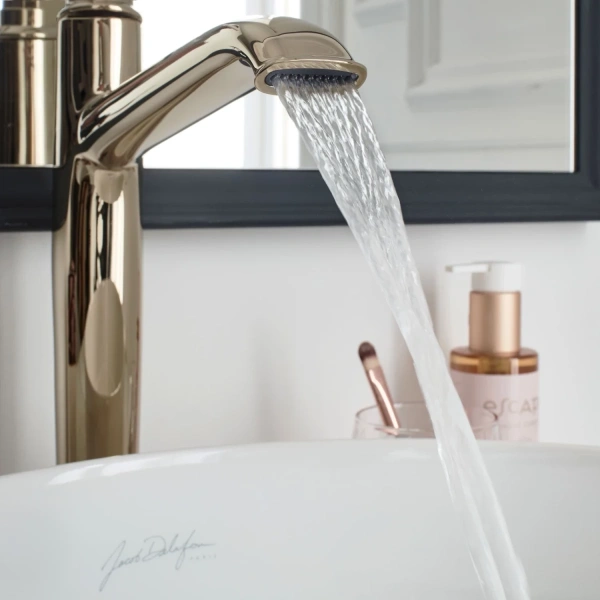 смеситель для раковины jacob delafon cleo 1889, e24309-bgg, глянцевое золото смеситель для раковины jacob delafon cleo 1889, e24309-bgg, глянцевое золото