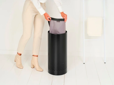 корзина для белья brabantia 242342 матовая черная