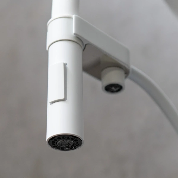 смеситель для кухни lemark bronx lm3761mw с подключением к фильтру, гибким изливом, белый матовый