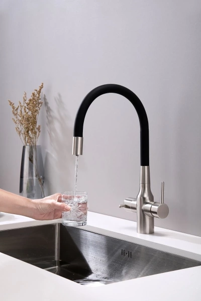 смеситель для кухни с подключением к фильтру paulmark salix sa213419-ni, цвет никель/ черный